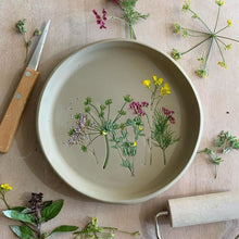 Load image into Gallery viewer, Bouquet in Clay Plate Making | Pottery Class Auckland 28 March 2-4pm