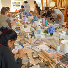 Load image into Gallery viewer, Valentine’s Day Pottery Class Auckland – Couples Workshop
